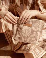 Nippon Daisy Zipper Pouch